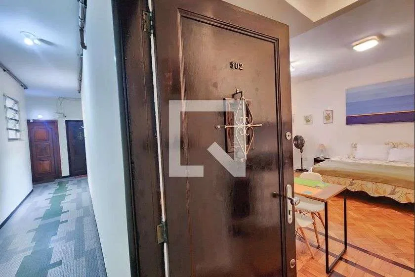 Furnished studio, 38 m², with a home office — photo 11