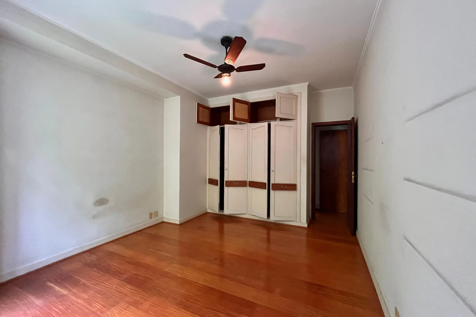 3-bedroom apartment with a water view — photo 11