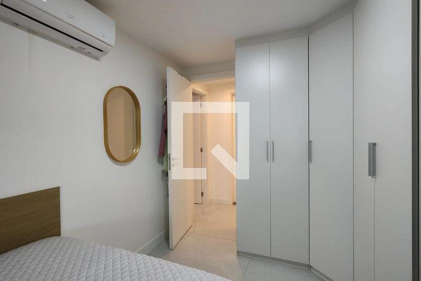 3-bedroom apartment with a walk-in closet — photo 30