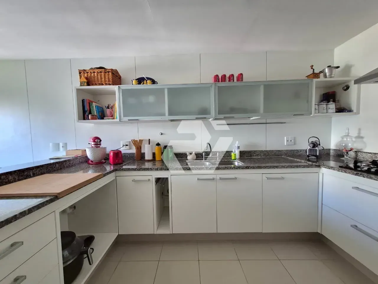 Apartamento mobiliado com 5 quartos e varanda envidraçada — photo 2
