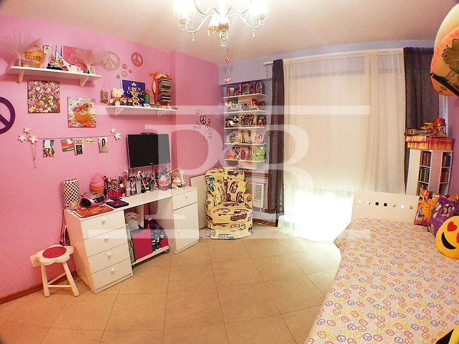 4-bedroom apartment with 266 m² and 4 parking spaces — photo 18
