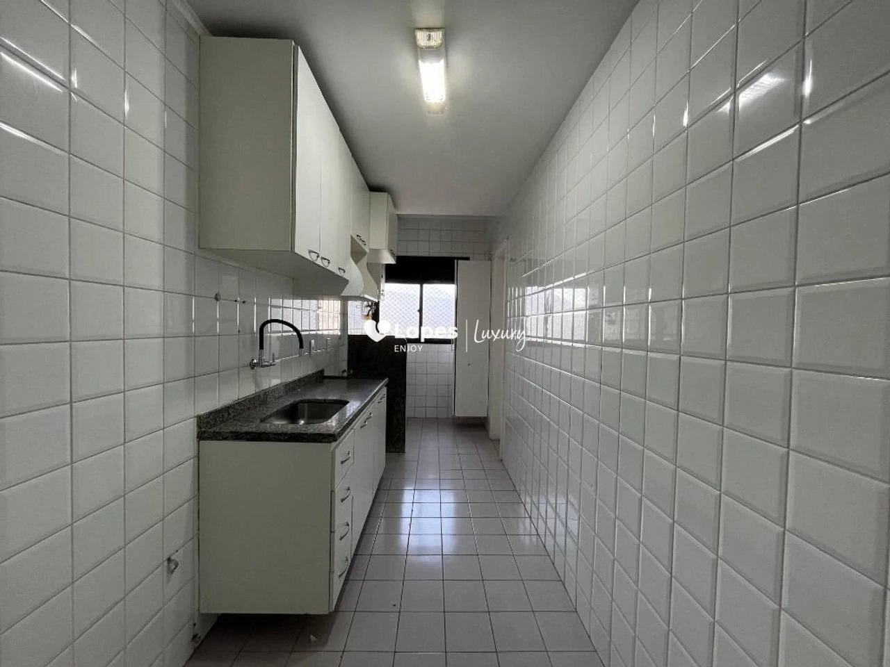 Rental apartment with 3 bedrooms, balcony and 3 bathrooms — photo 25