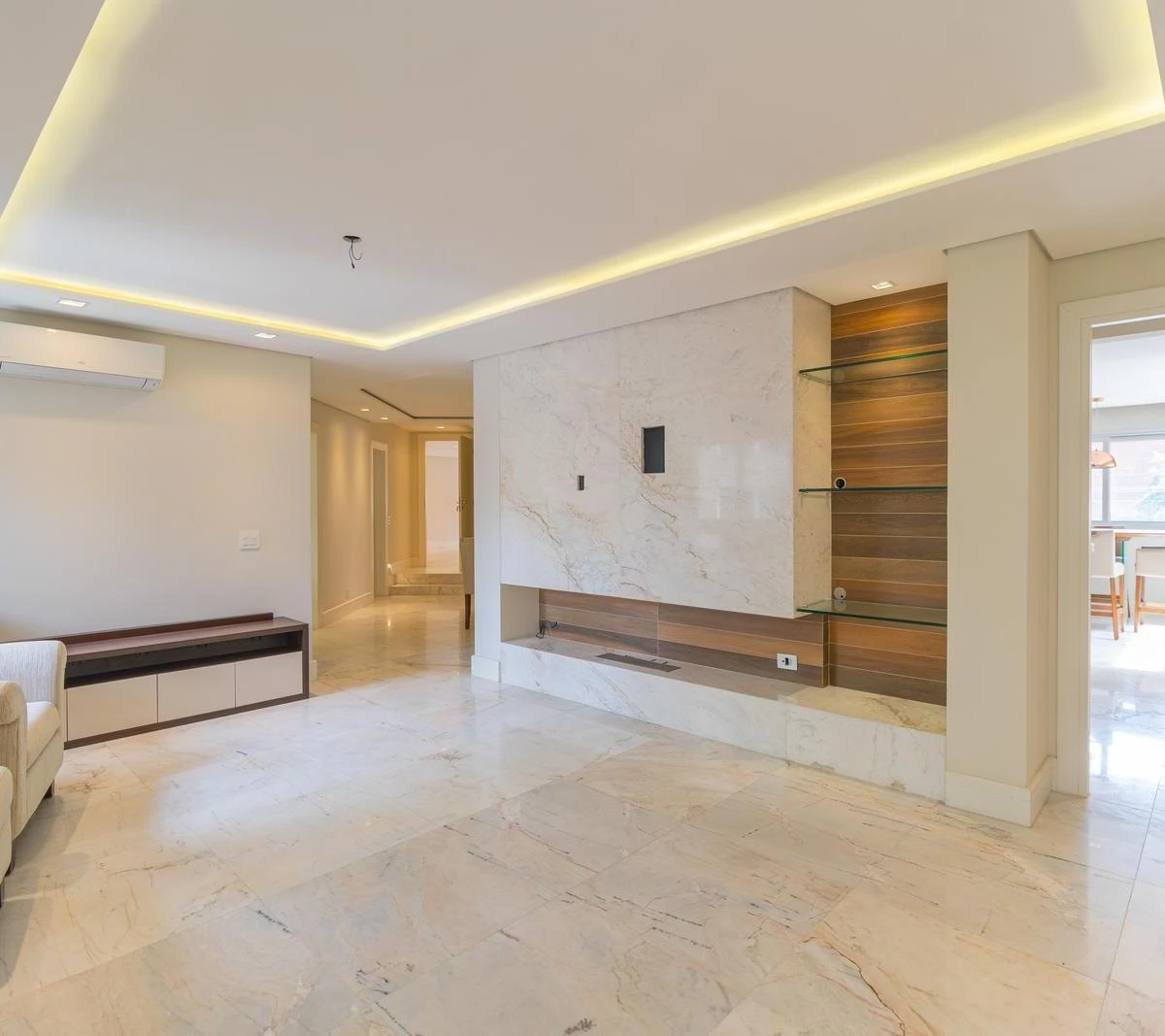Home office in a 5-bedroom apartment, 441 m² — photo 2