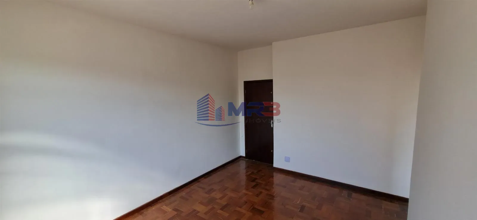 Departamento de 2 dormitorios con piso de madera o laminado — photo 6
