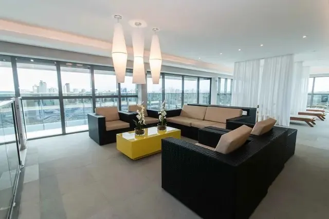 Furnished 1-bedroom apartment with an open-plan kitchen — photo 33