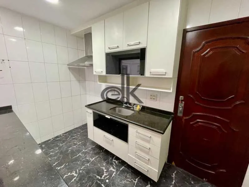 Furnished apartment, 98 m², with a glass-enclosed balcony — photo 10