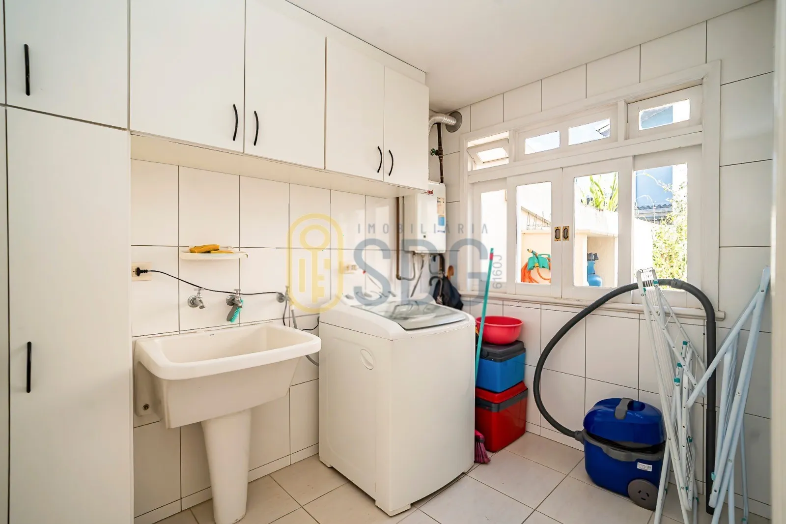 Furnished house with 4 bedrooms and 1 bathroom — photo 25