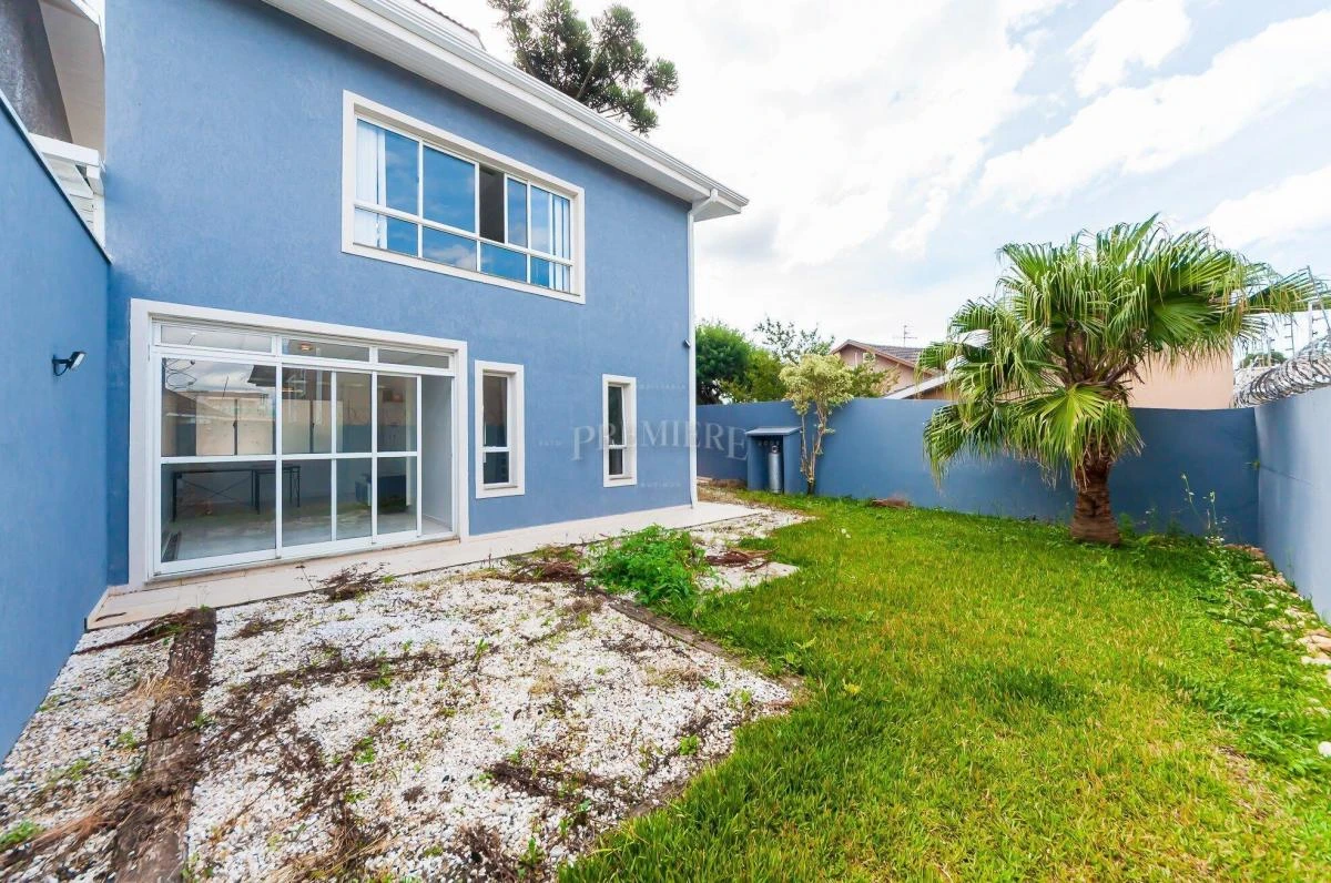 4-bedroom house with 4 parking spaces and open-plan kitchen — photo 42