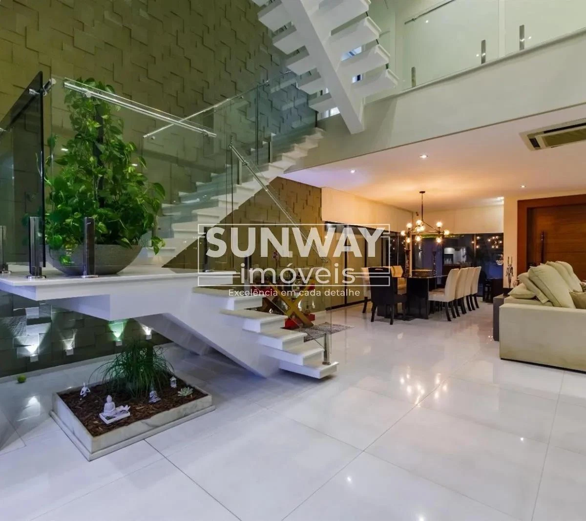 601 m² house with floor-to-ceiling windows and a home office — photo 24