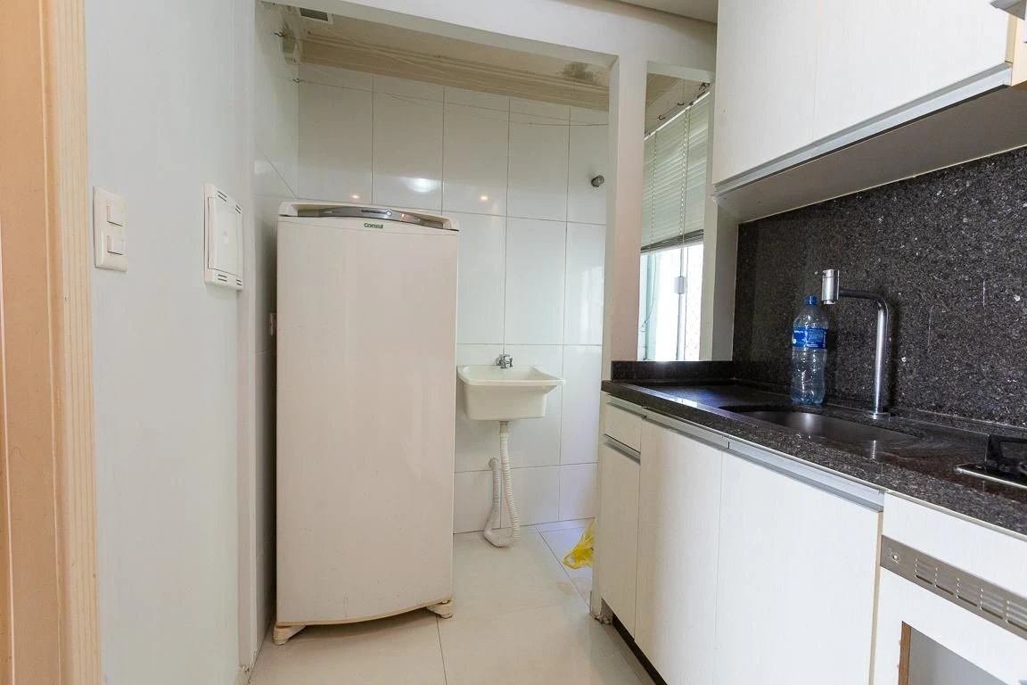 2-bedroom apartment with a home office in Curitiba — photo 5