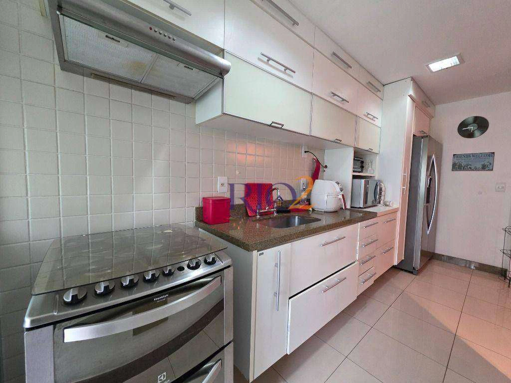 Furnished 77 m² apartment with enclosed glass balcony — photo 20