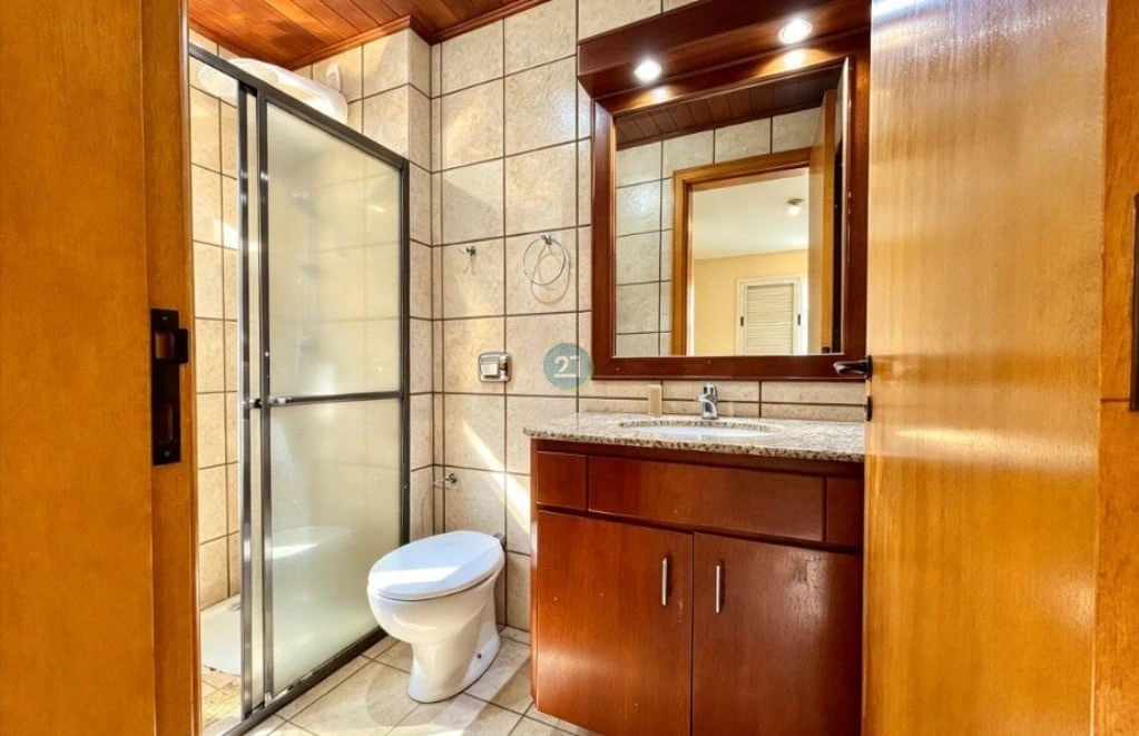 3-bedroom apartment in a building with a pool — photo 9