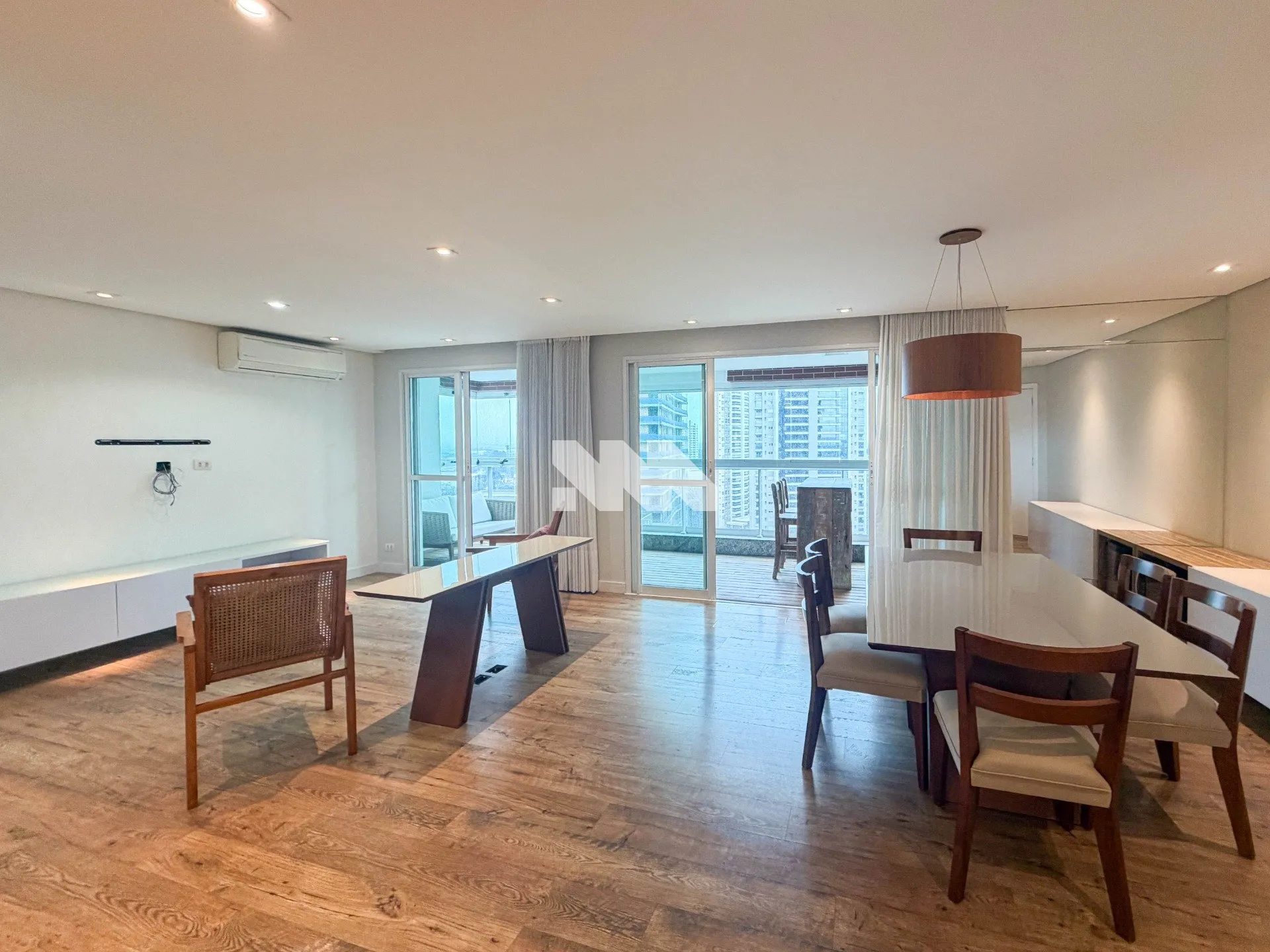 Furnished 180 m² apartment with 3 bedrooms and garden — photo 21