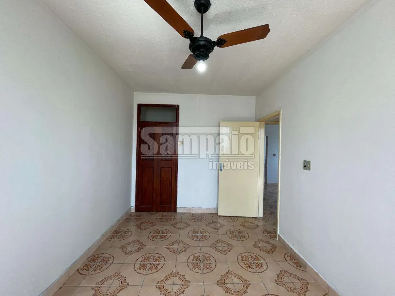 Apartamento de 2 quartos com cozinha separada e ar-condicionado — photo 2