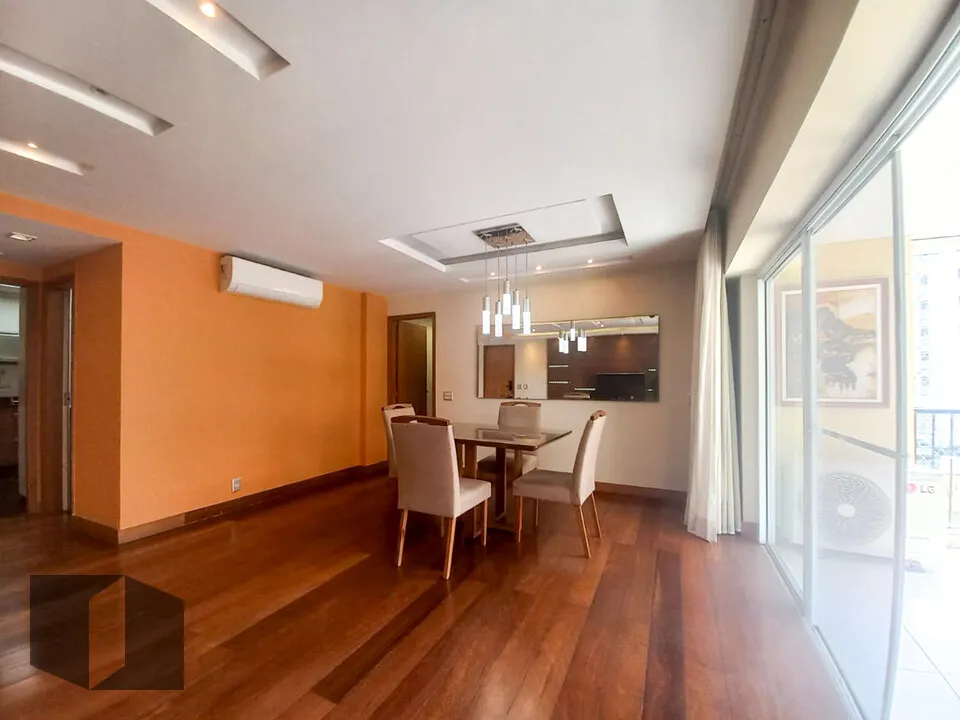Furnished 3-bedroom apartment with 3 baths and balcony — photo 13