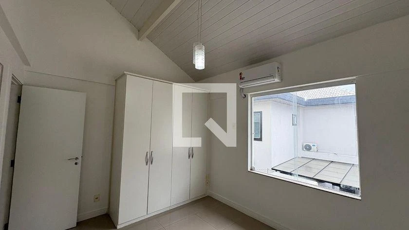 4-bedroom house with a washing machine — photo 25