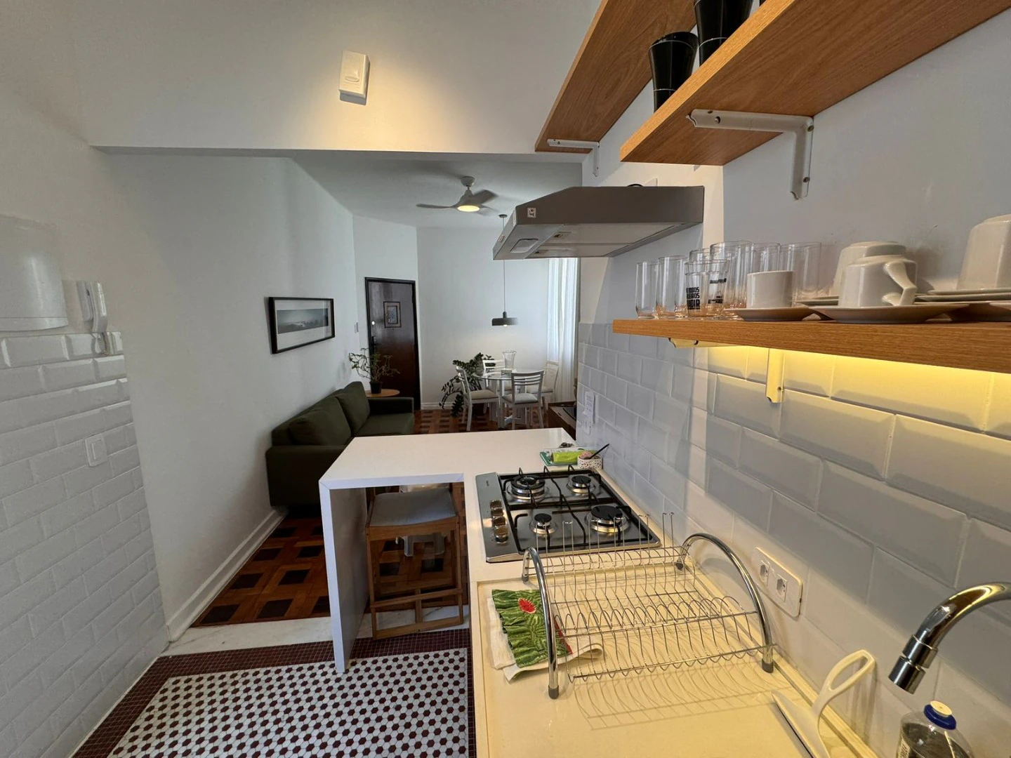 Furnished 70 m² apartment with open gas kitchen — photo 2