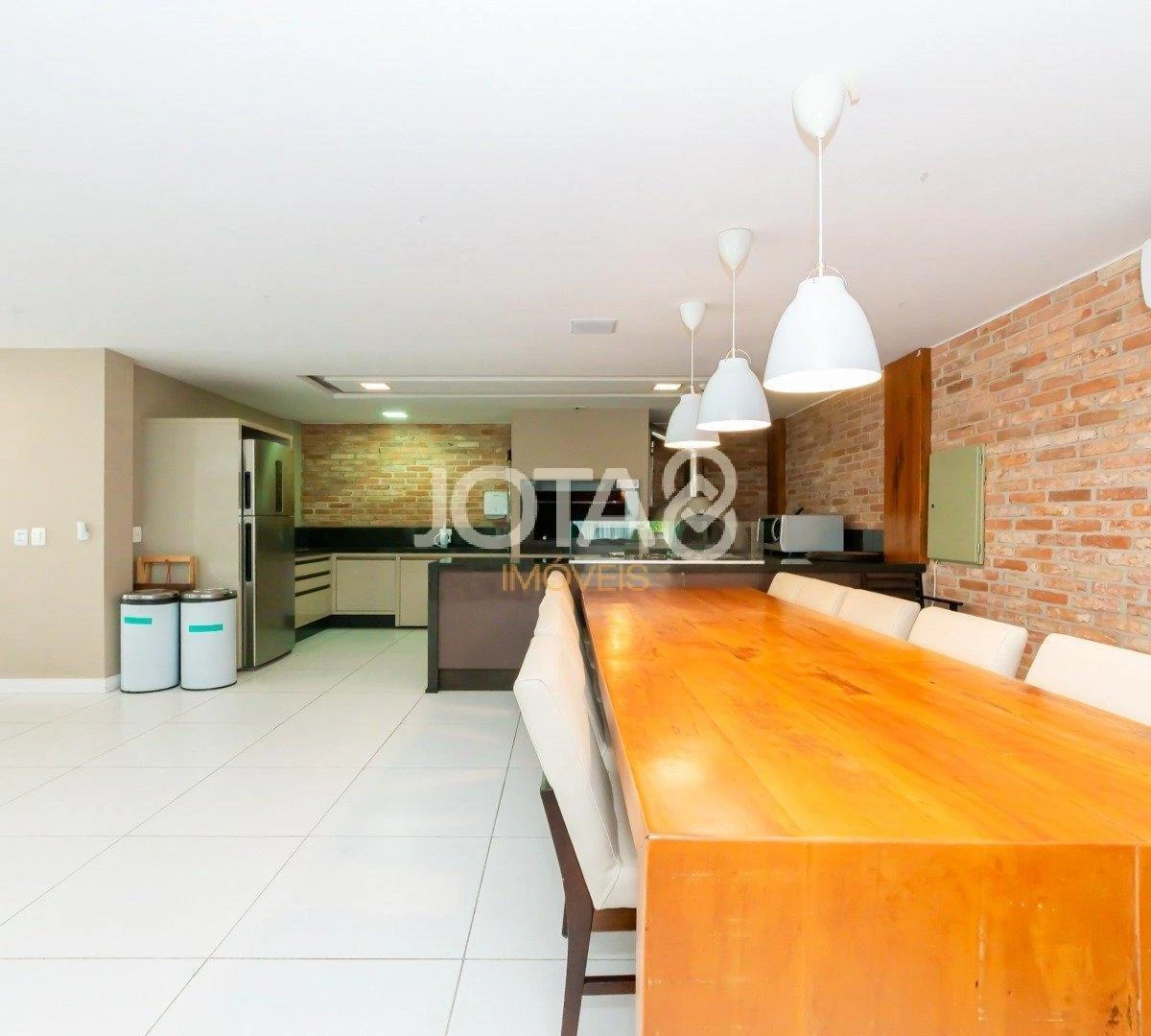 2-bedroom apartment in a building with a gym — photo 37