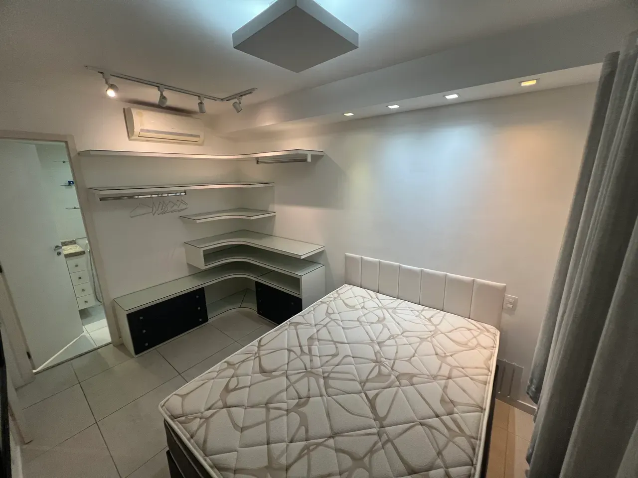 Мебльована квартира 46 м² з 1 спальнею-сюїтом — photo 10