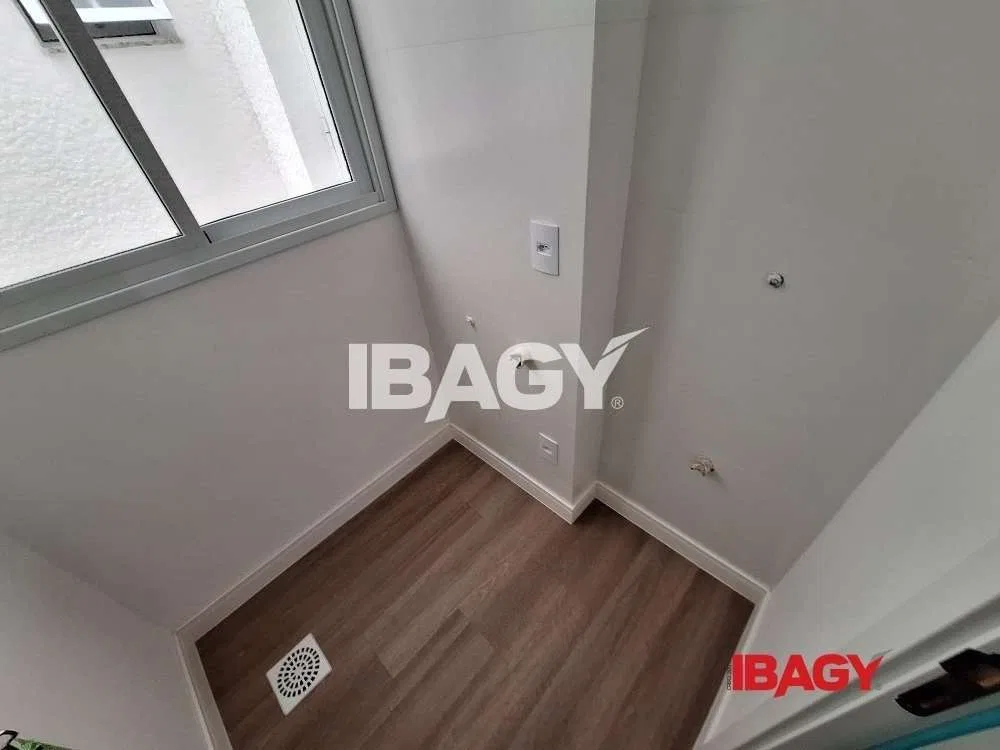 2-bedroom apartment with 2 bathrooms and parking — photo 6