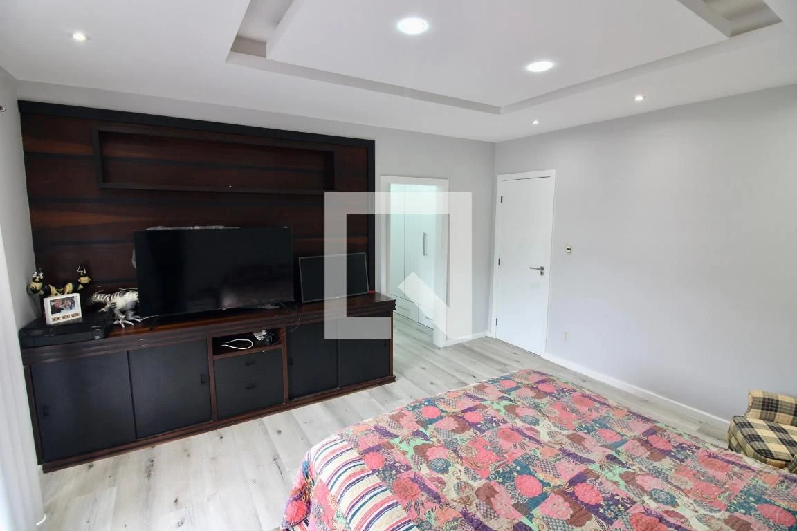 260 m² house with a jacuzzi and a private pool — photo 16