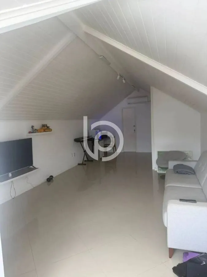 Ванна та 5 спалень: будинок 400 м² — photo 15