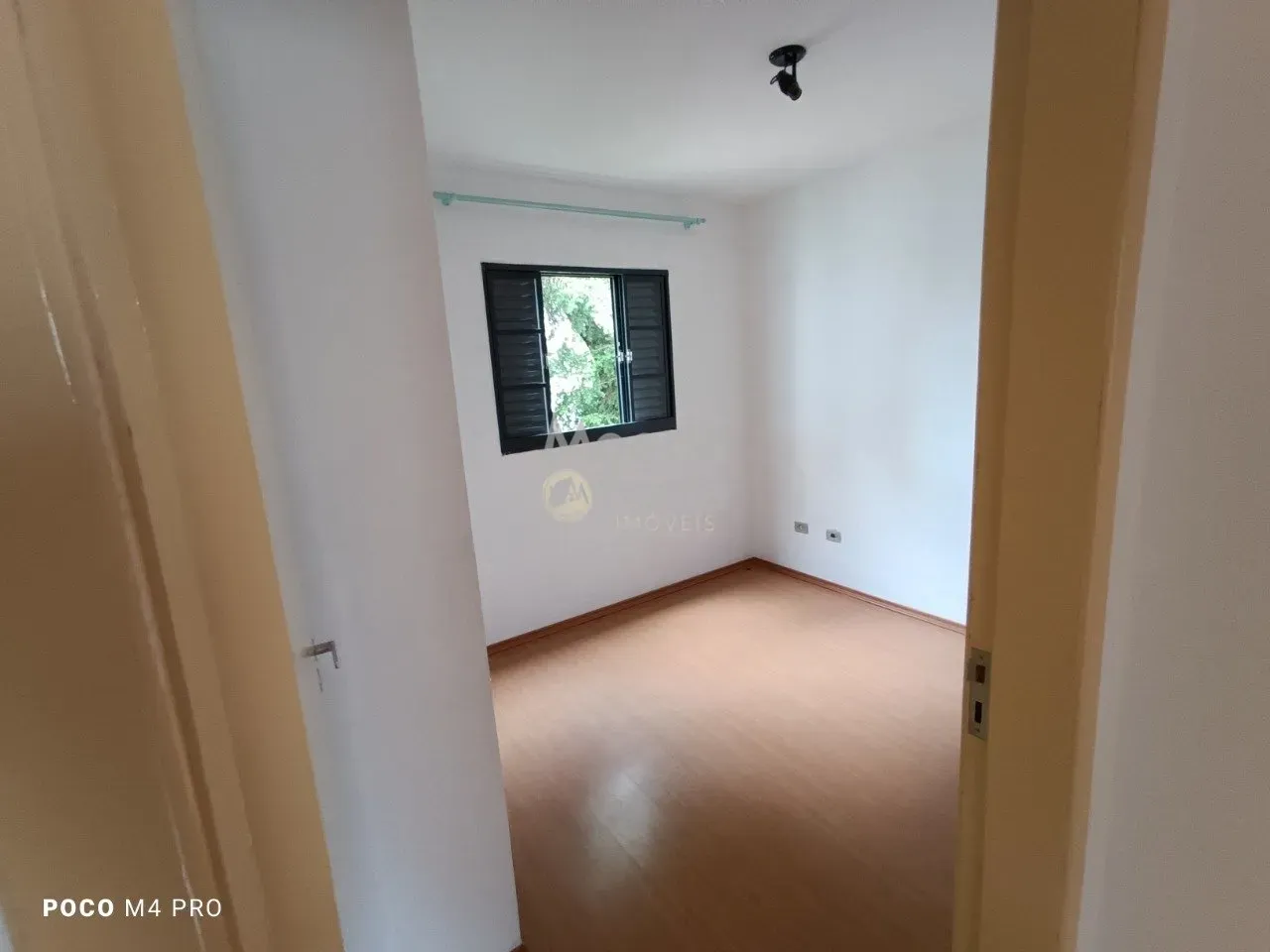 3-bedroom apartment with wood or laminate floors in Curitiba — photo 16