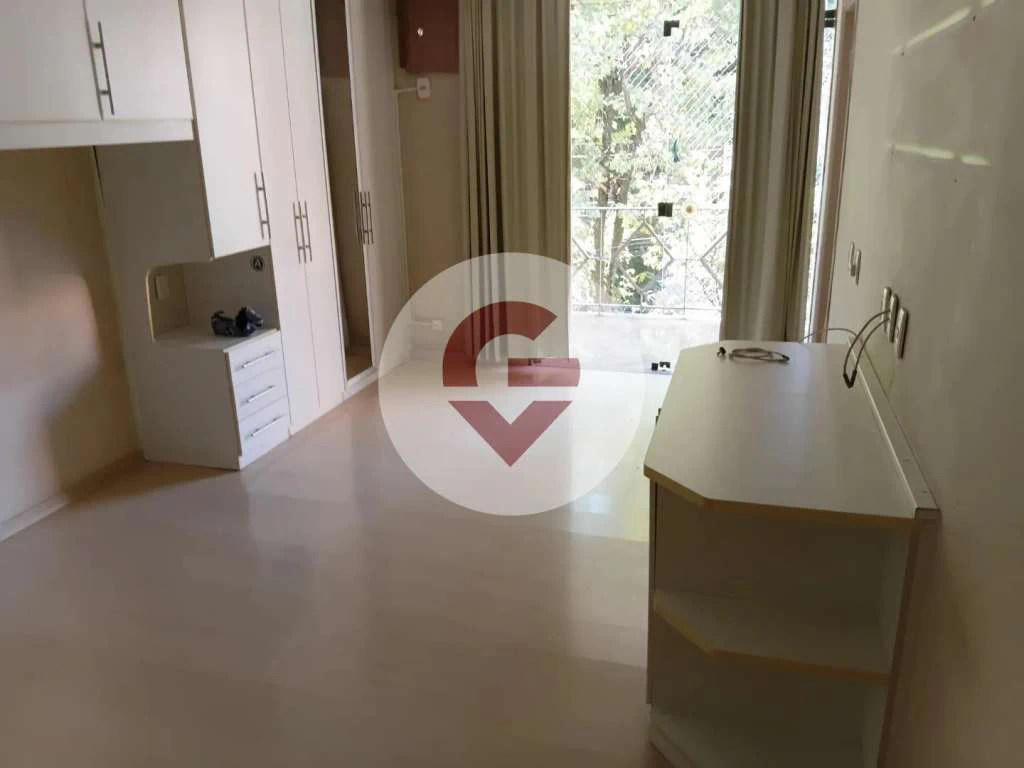 4-bedroom house with 360 m² and a private outdoor area — photo 6