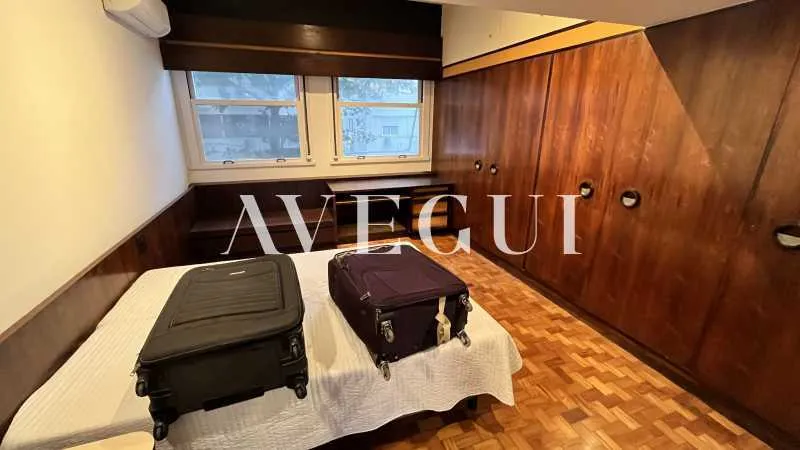 300 m² apartment with 4 bedrooms and floor-to-ceiling windows — photo 4
