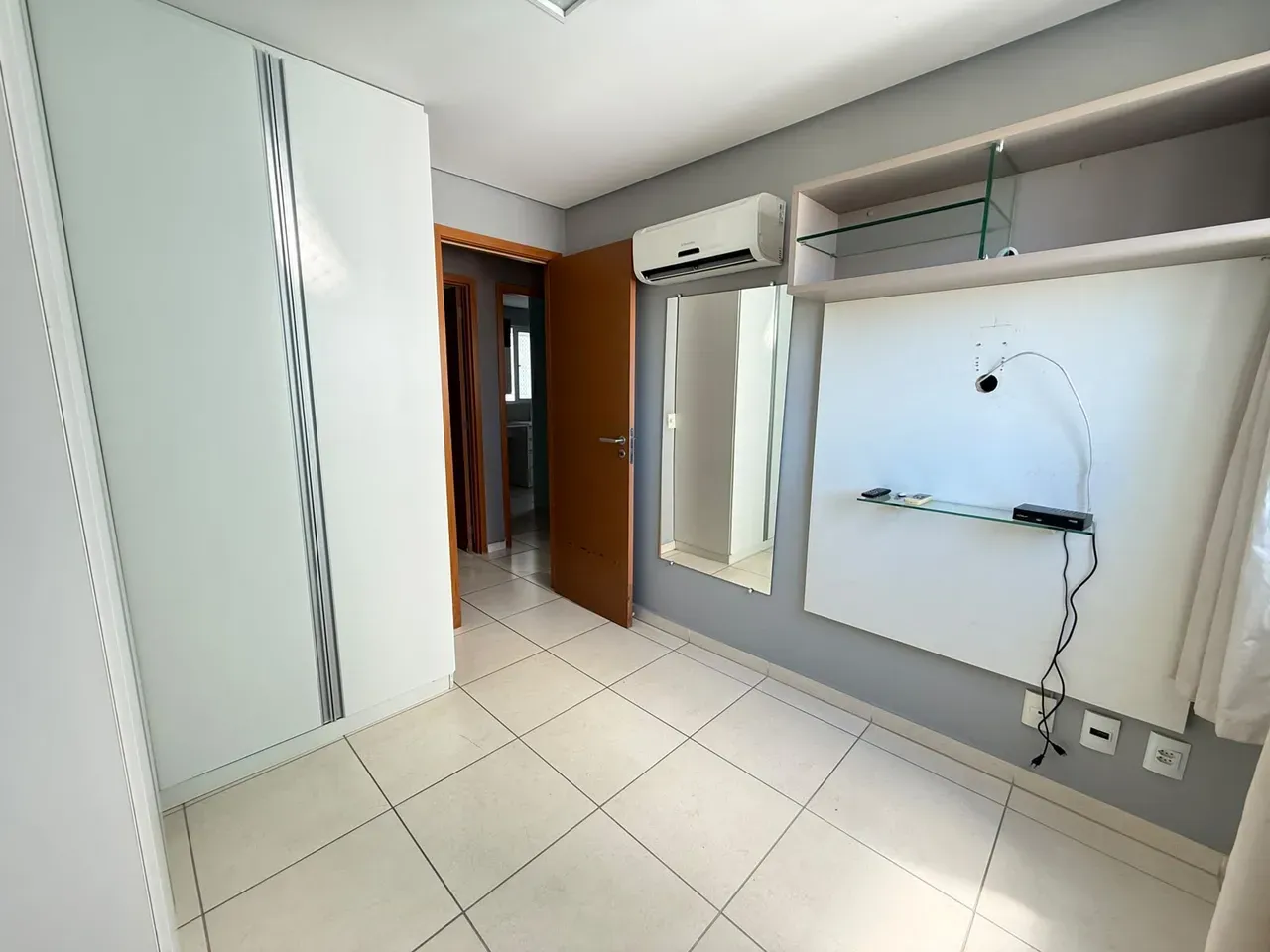 3-bedroom apartment with a washing machine in João Pessoa — photo 17
