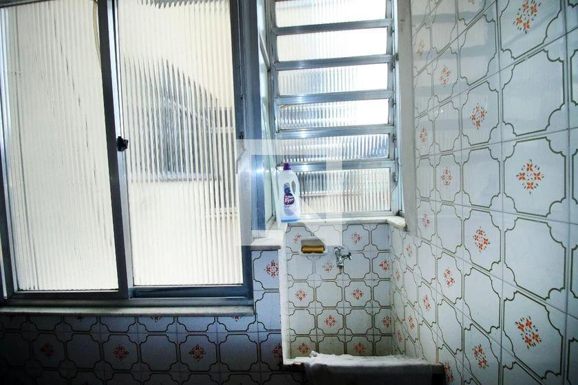 Квартира з 2 спальнями та дерев'яною підлогою або ламінатом — photo 24