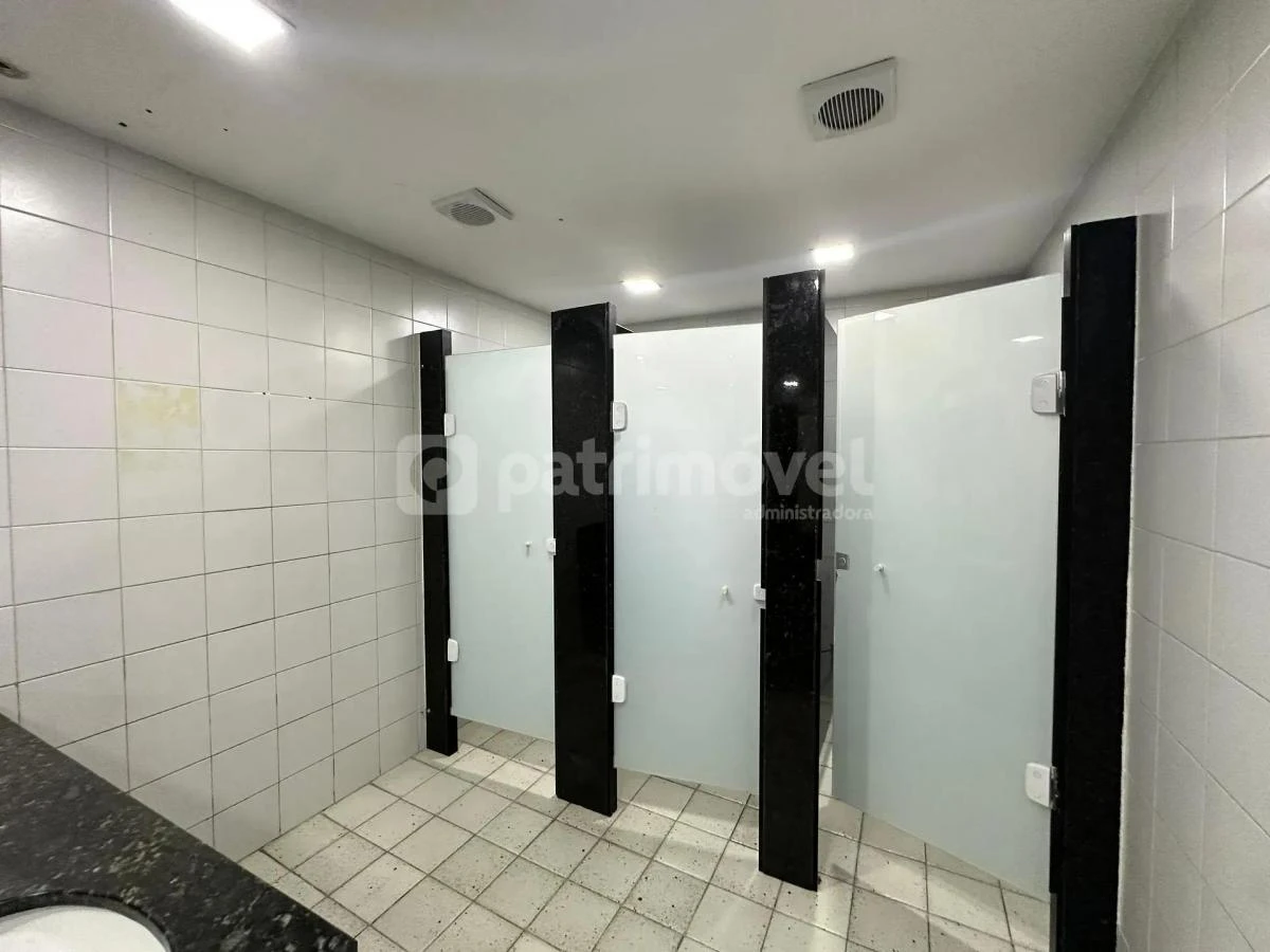 629 m² apartment with a separate kitchen and 3 bathrooms — photo 5