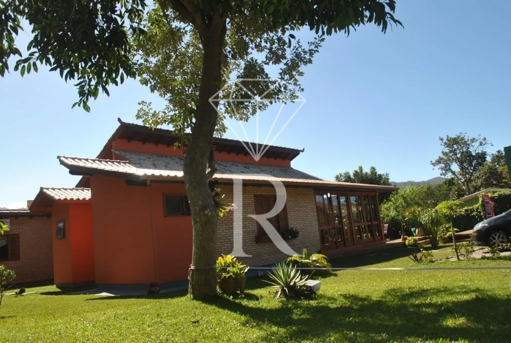 House with 7 en-suite bedrooms and 4 parking spaces — photo 25