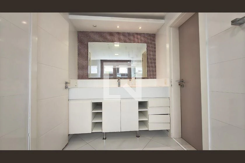 House, 430 m², with a private pool — photo 30