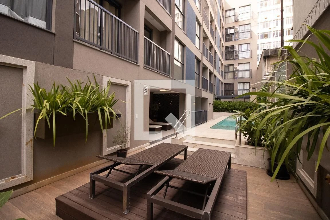 Furnished apartment, 42 m², with a glass-enclosed balcony — photo 36
