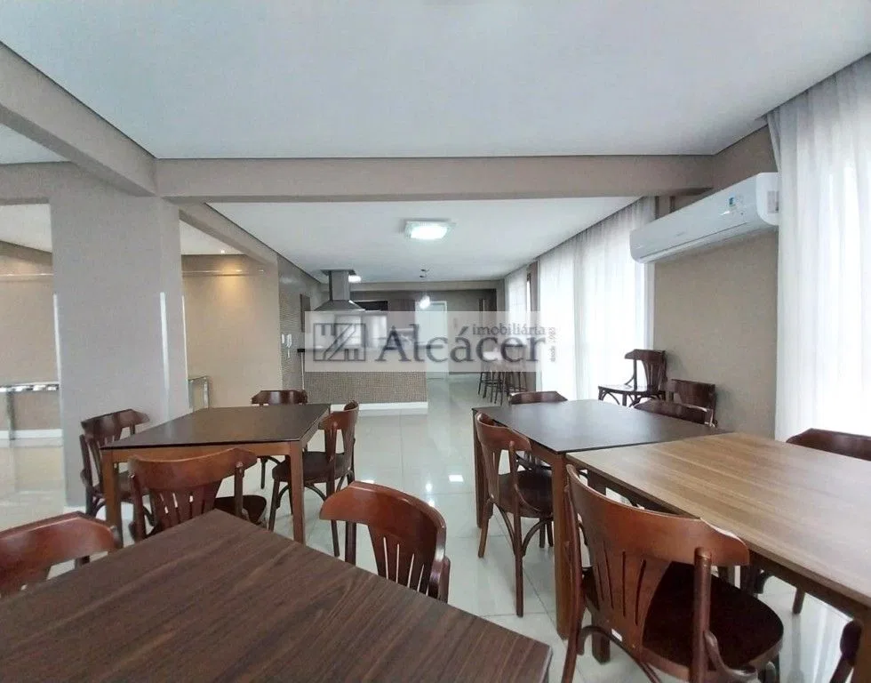 3-bedroom apartment in a building with a gym — photo 14