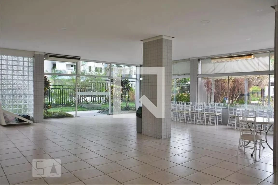 Glass-enclosed balcony in a 3-bedroom apartment, 85 m² — photo 32