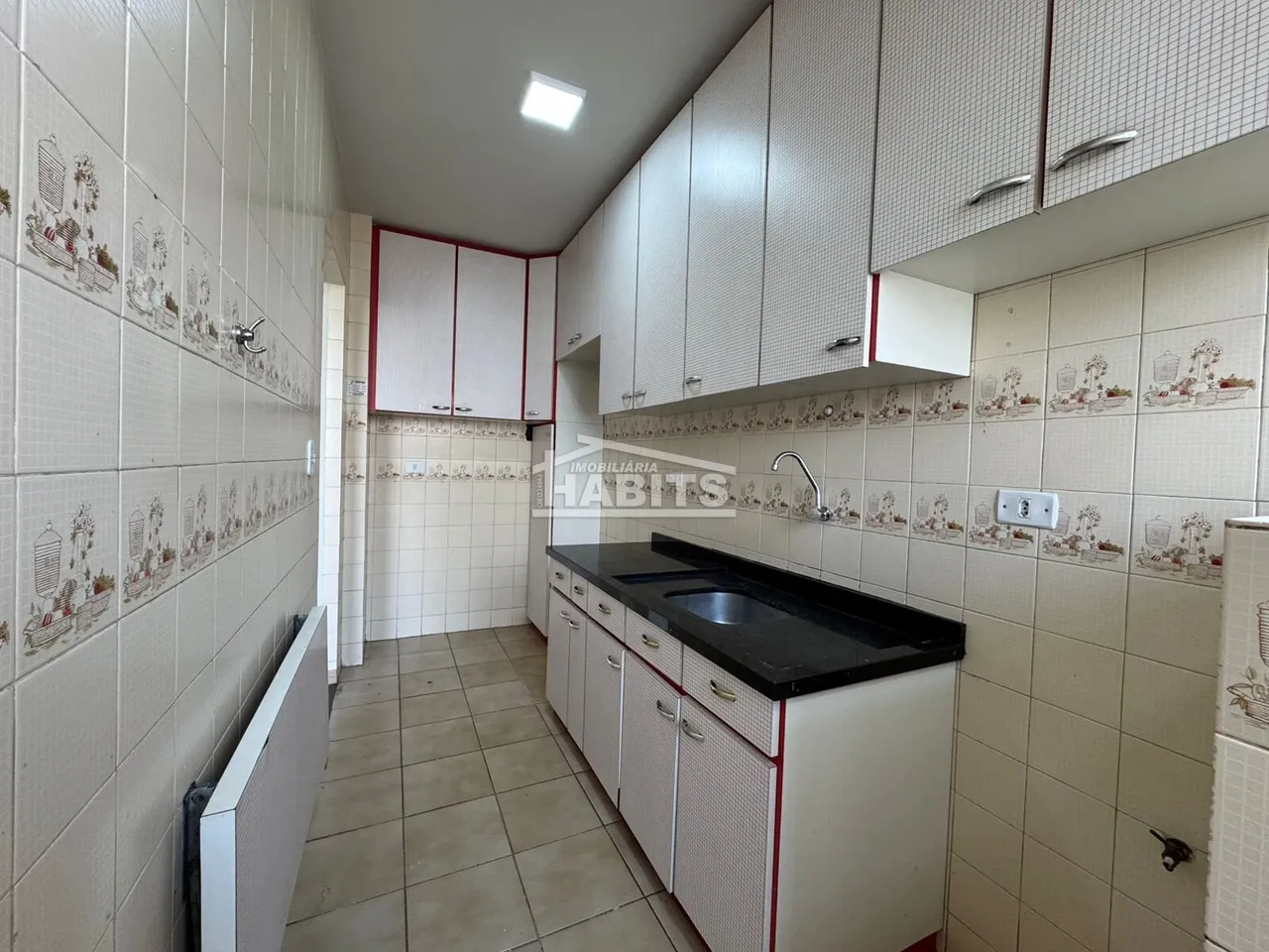 Apartamento, 72 m², com piso de madeira ou laminado