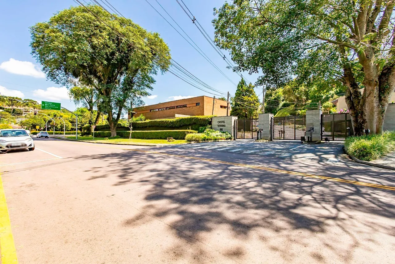 House with 3 bedrooms and 5 bathrooms, 477 m² — photo 10