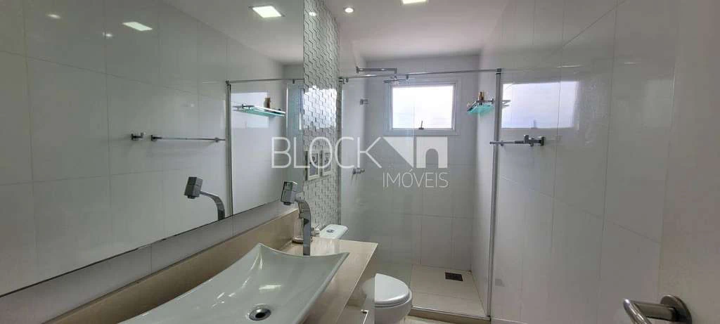Furnished apartment with 3 bedrooms and 2 en-suites — photo 28