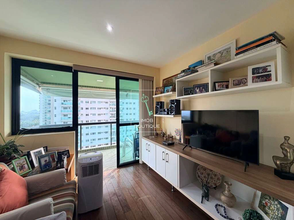 Apartment with enclosed balcony, 3 bedrooms and 2 parking — photo 11