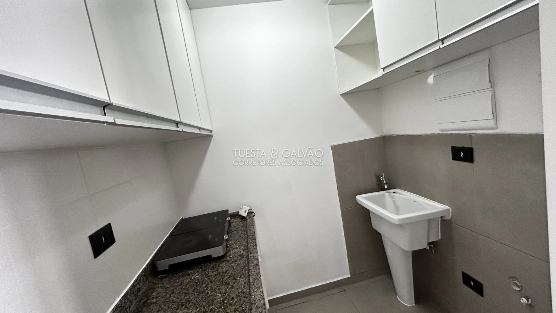 1-bedroom apartment with balcony grill — photo 11