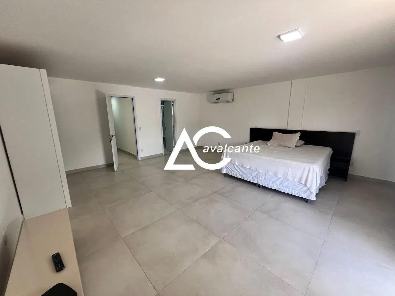Unfurnished house with 5 bedrooms and 5 bathrooms — photo 25