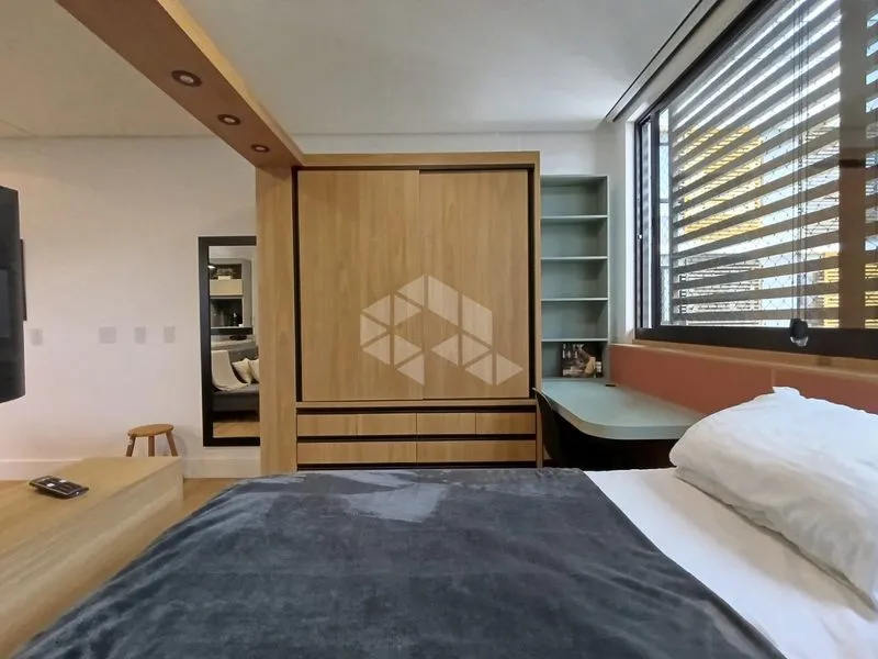 35 m² studio with a washing machine and a home office — photo 16