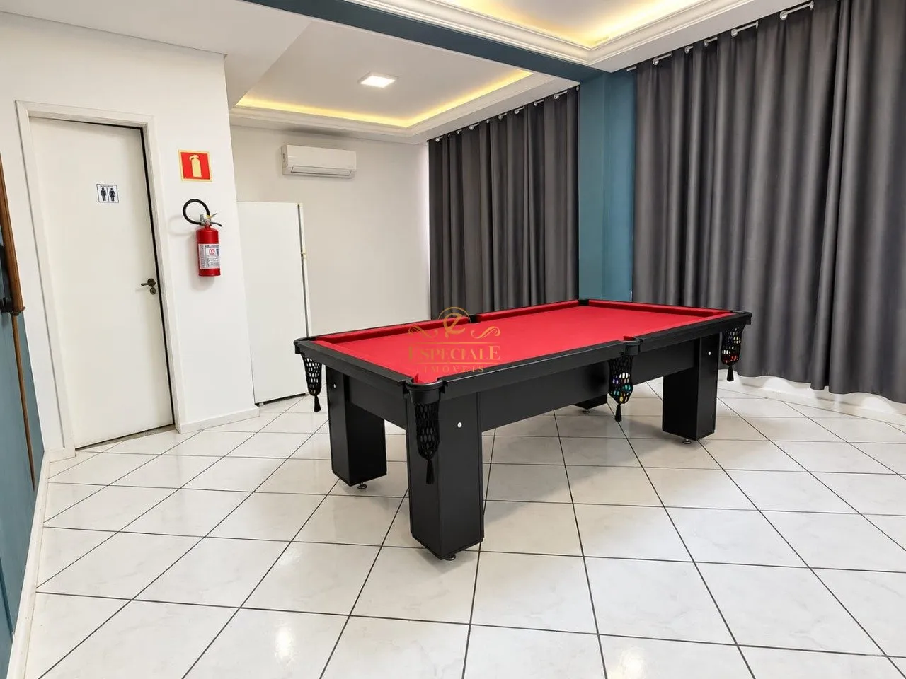 3-bedroom apartment with a bathtub in Curitiba — photo 15