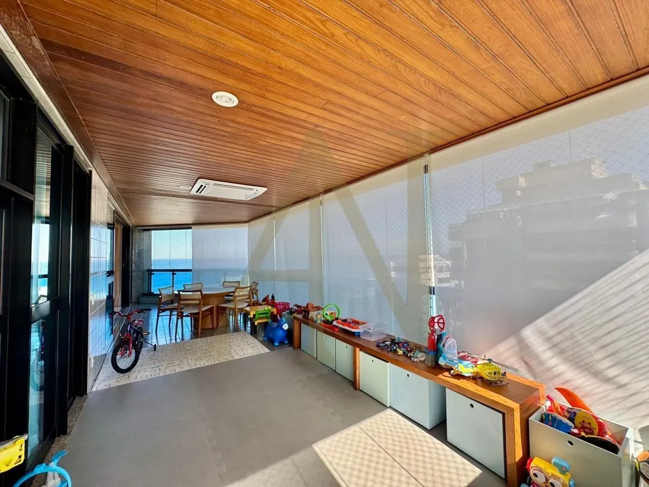 Furnished apartment with 4 bedrooms and 5 bathrooms — photo 7