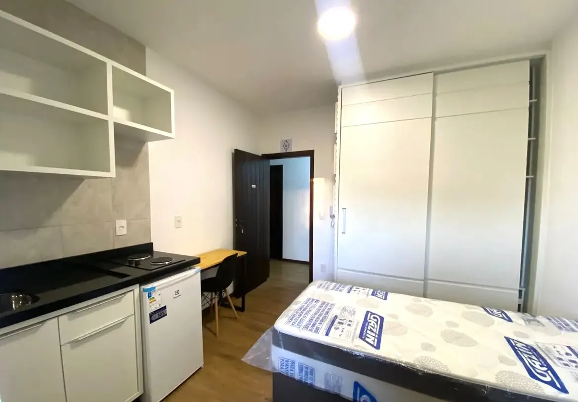Furnished studio in a building with a pool — photo 2