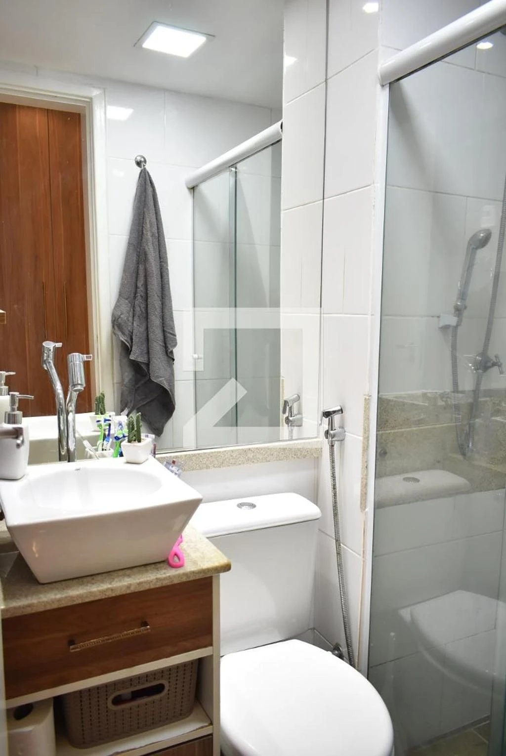Furnished apartment with open-plan kitchen and 2 bedrooms — photo 18