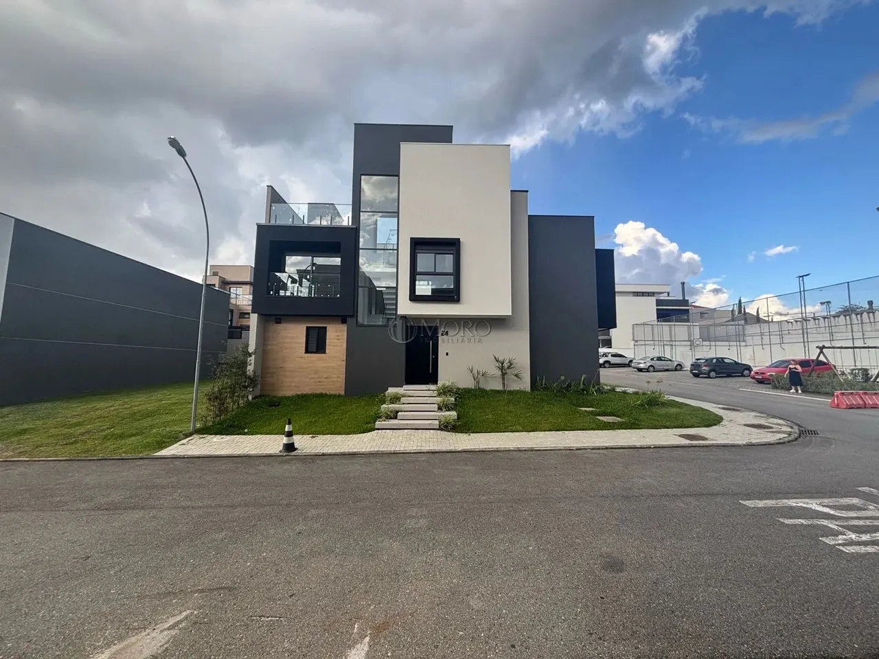 Будинок у кондомініумі з 3 спальнями та 243 м² — photo 5