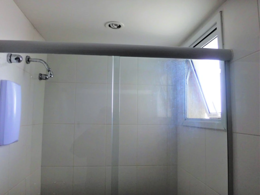Студия 37 м² с панорамными окнами и застеклённым балконом — photo 9
